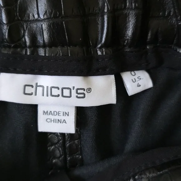 Chico's Faux Leather Croc Embossed Wide Leg Pants Size 0 (Chico's Size 4) Black - Picture 7 of 12
